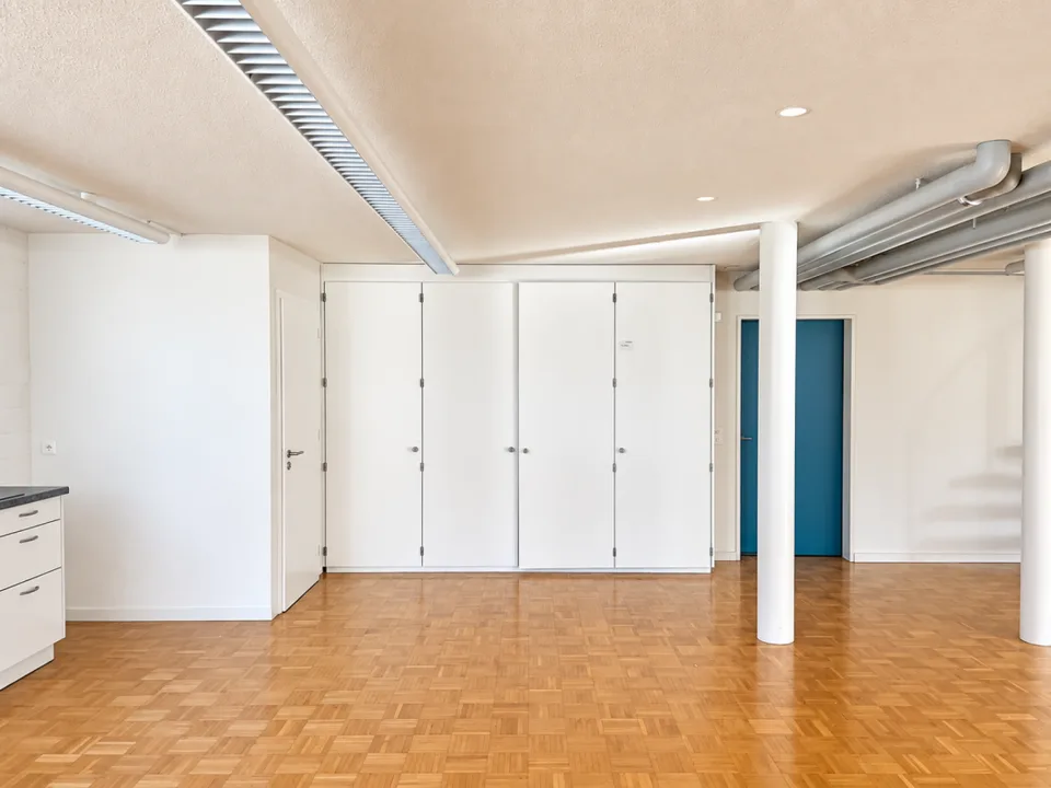 Espace commercial/bureau lumineux et polyvalent sur deux étages – photo 2 sur 4