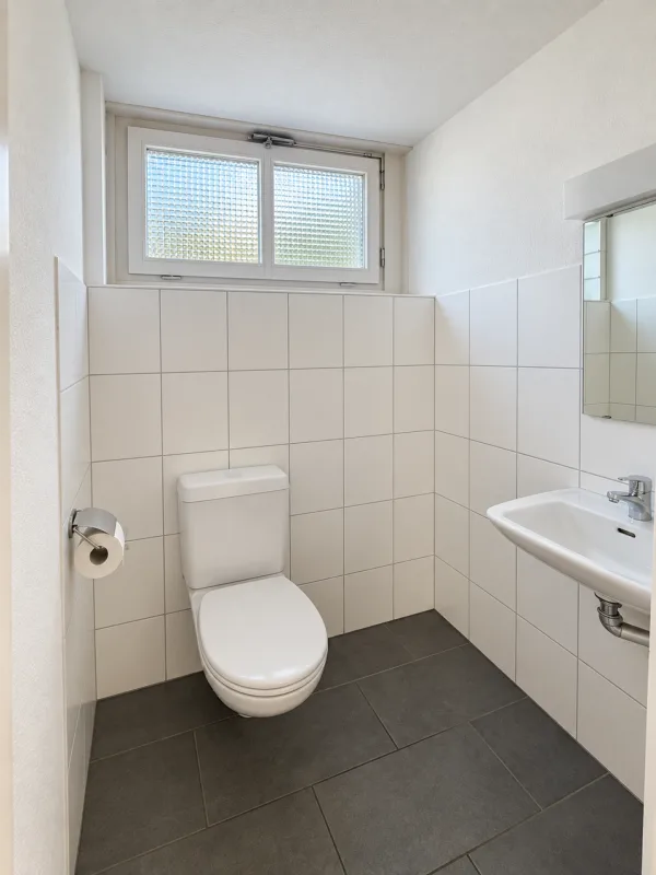 Espace commercial/bureau lumineux et polyvalent sur deux étages – photo 4 sur 4