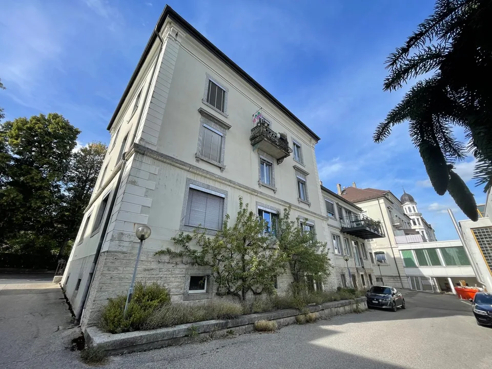 La Chaux-de-Fonds, spacieux appartement de 3,5 pièces (105 m2) avec place de parc extérieure – photo 11 sur 20