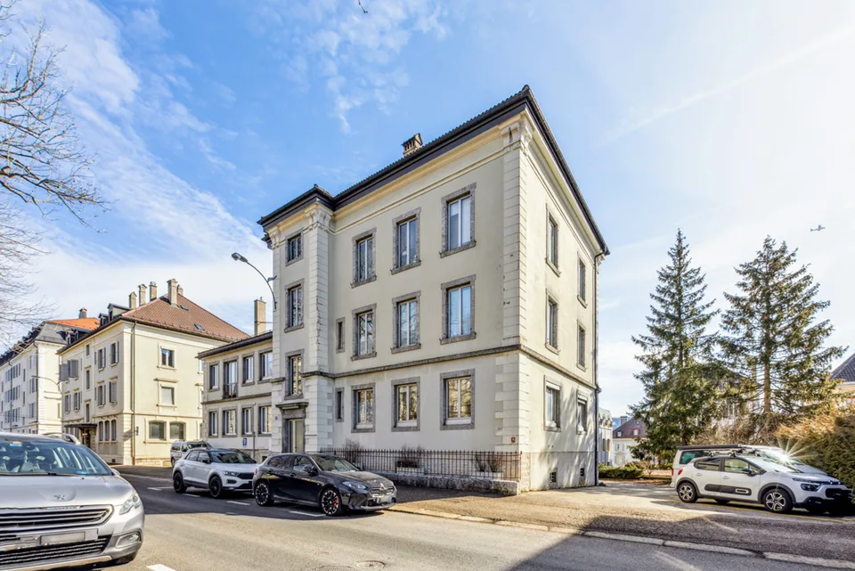 La Chaux-de-Fonds, spacieux appartement de 3,5 pièces (105 m2) avec place de parc extérieure – photo 4 sur 20