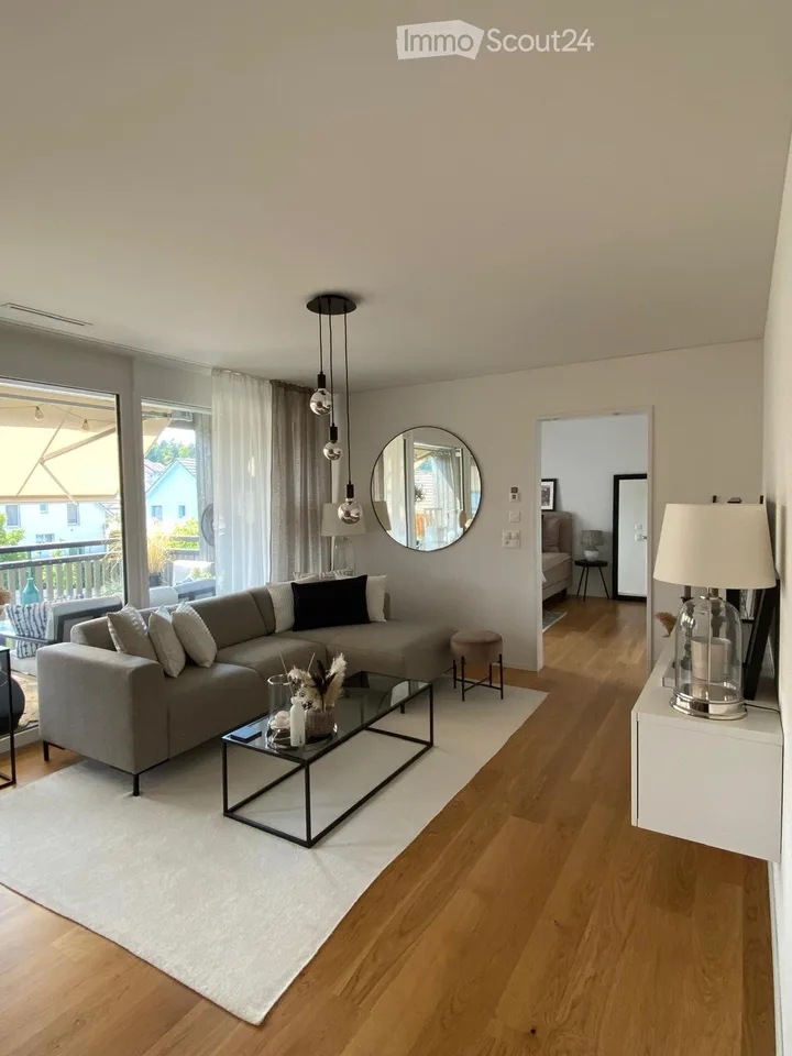 Furnished 2.5-room attic apartment with cooling – 5 minutes to The Valley