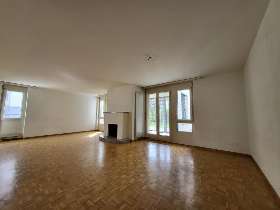 Spacious family apartment in Kloten - Limited until March 2029