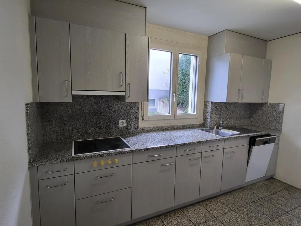 Spacious family apartment in Kloten - Limited until March 2029