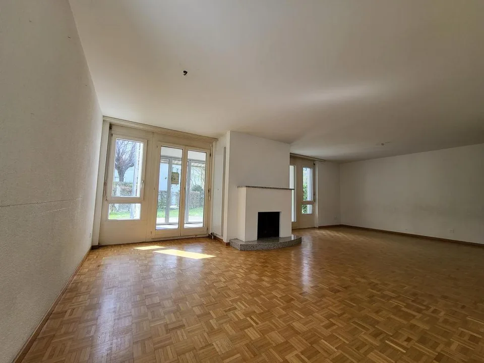 Spacious family apartment in Kloten - Limited until March 2029