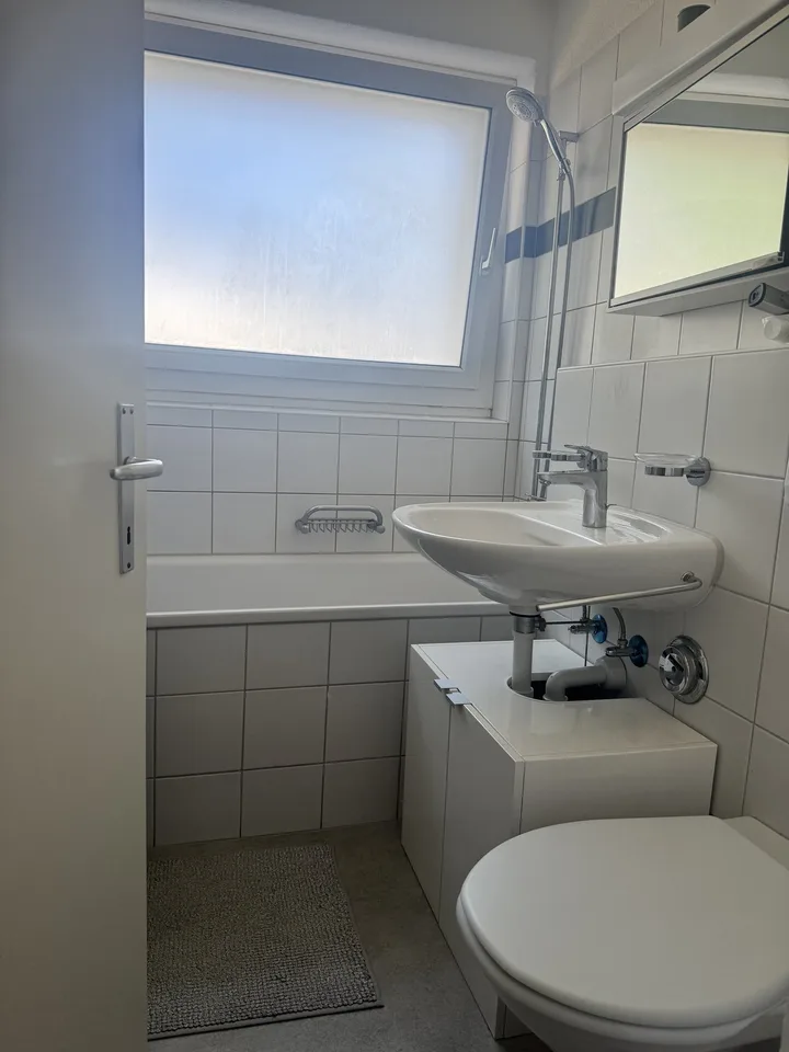 2 ZI-WOHNUNG IN ADLISWIL (ZH), MÖBLIERT, TEMPORÄR