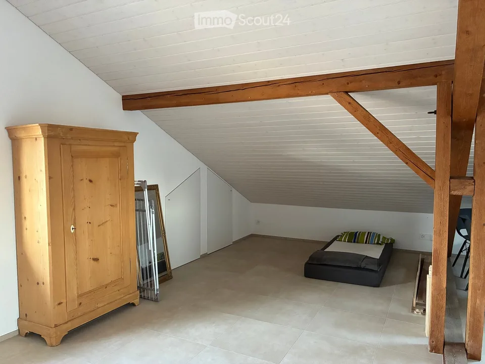 1.5-room attic loft with character and a great view in Horn