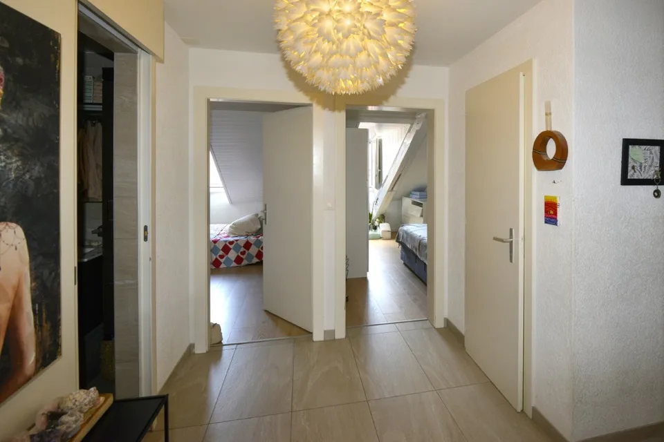 Viel Charme für diese 4,5-Zimmer-Wohnung in Cossonay-Ville – Foto 4 von 17
