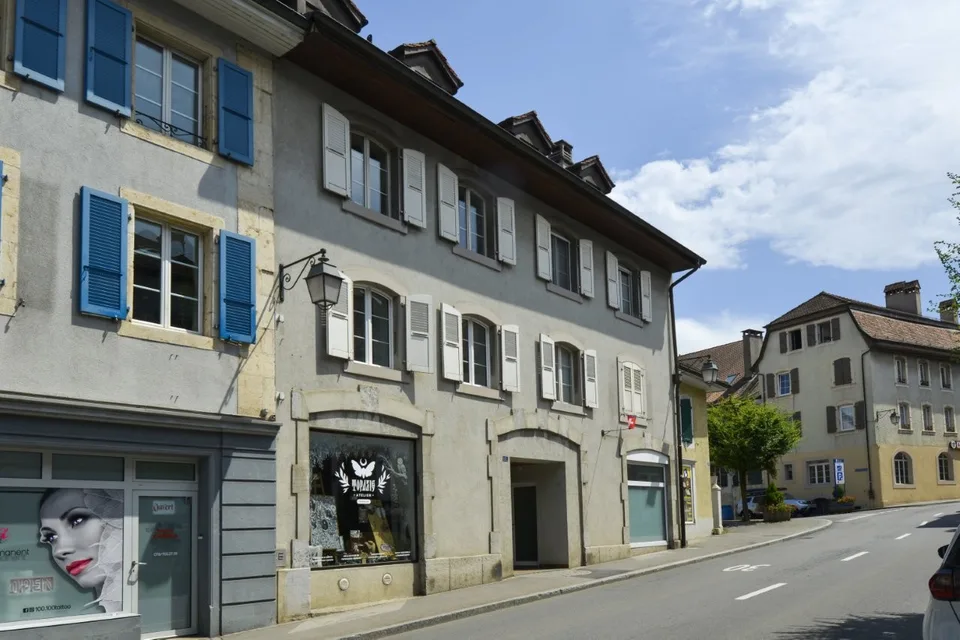 Viel Charme für diese 4,5-Zimmer-Wohnung in Cossonay-Ville – Foto 15 von 17