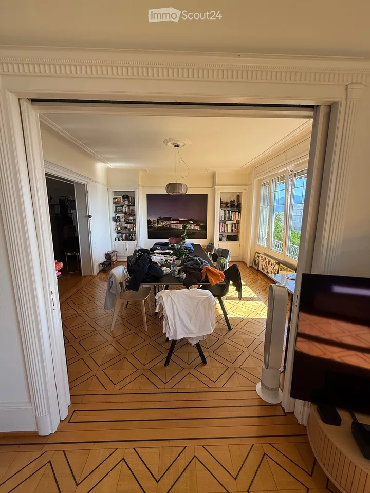 Geräumige 5-Zimmer-Wohnung mit Aussicht in Pully