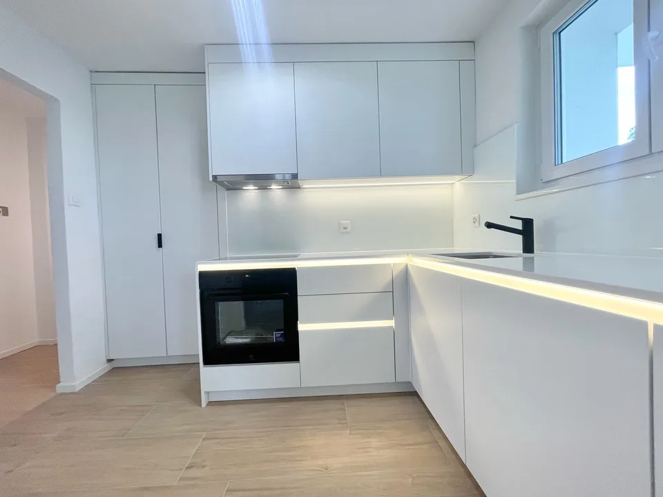 Moderne 2.5 Zimmer Wohnungen mit Waschmaschine/ Tumbler neben Emmencenter