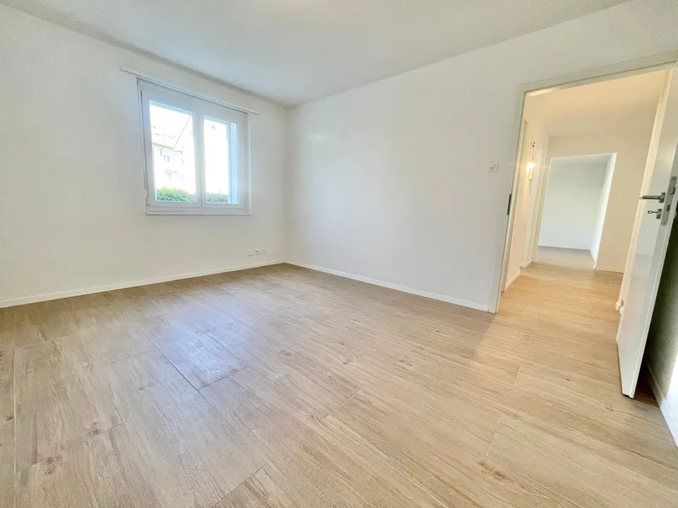 Moderne 2.5 Zimmer Wohnungen mit Waschmaschine/ Tumbler neben Emmencenter