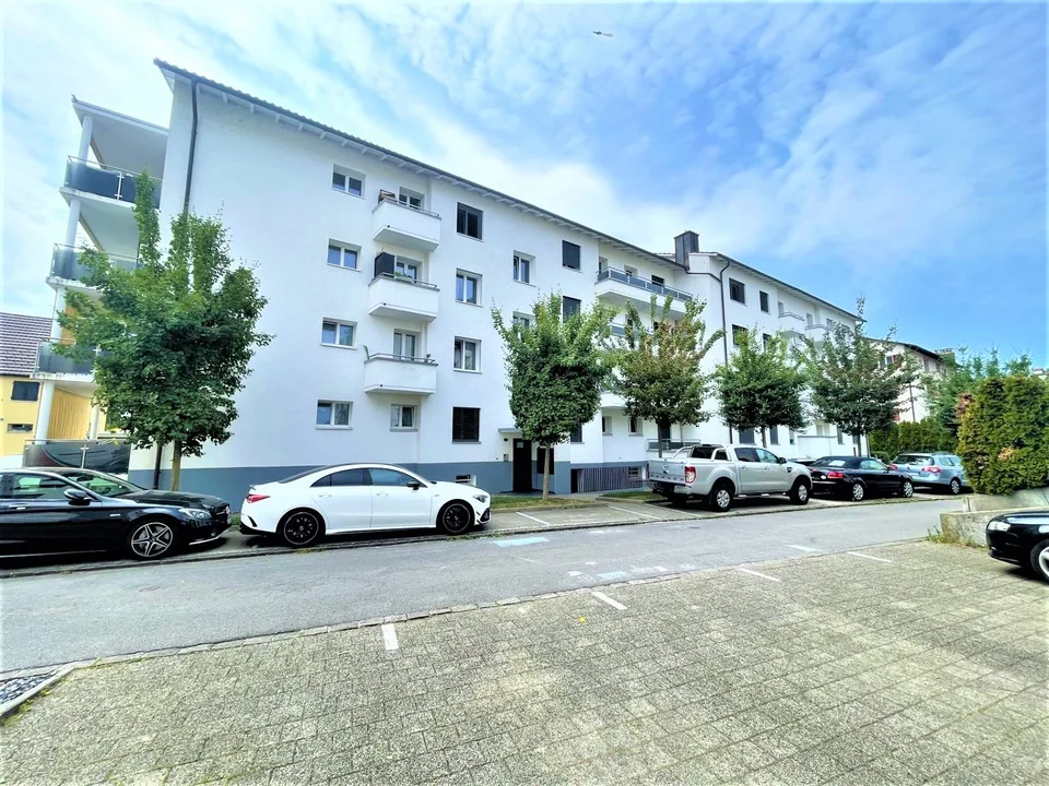 Moderne 2.5 Zimmer Wohnungen mit Waschmaschine/ Tumbler neben Emmencenter