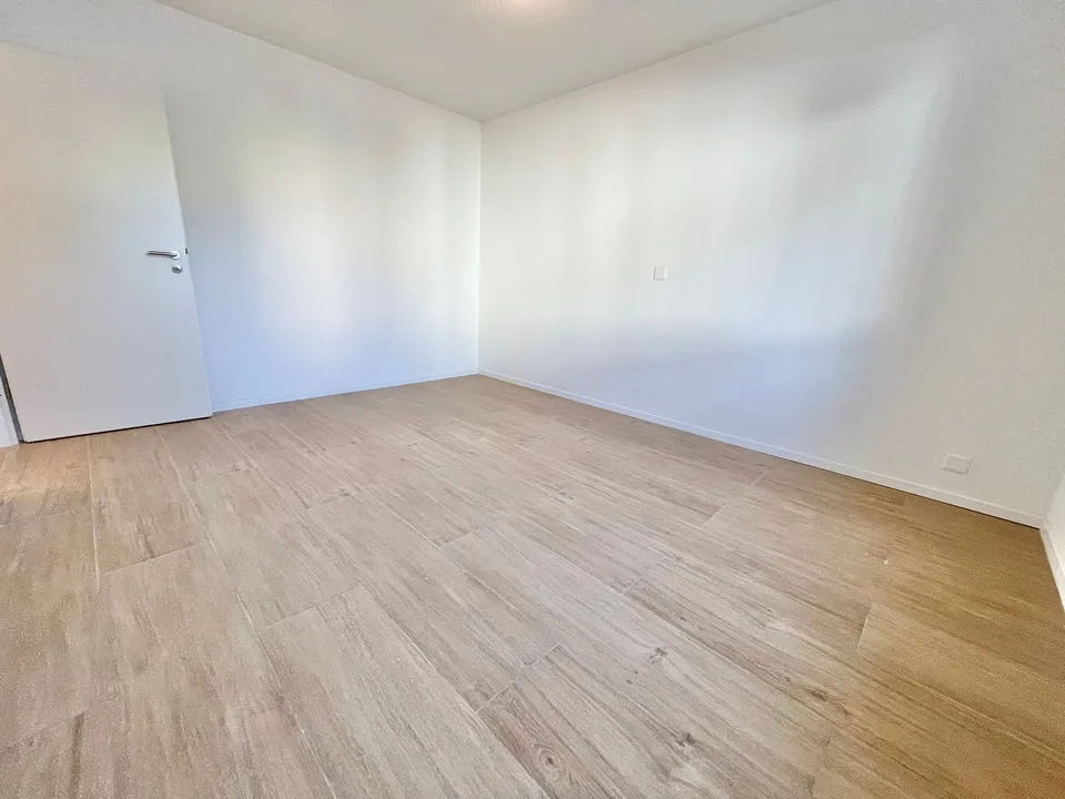 Moderne 2.5 Zimmer Wohnungen mit Waschmaschine/ Tumbler neben Emmencenter