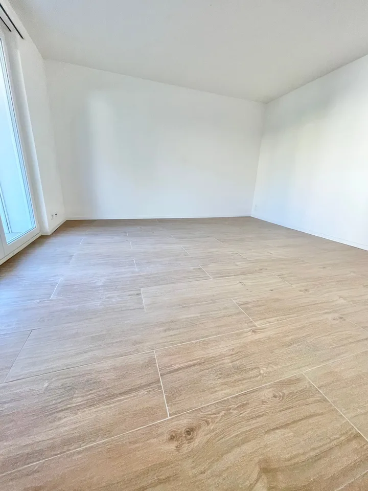 Moderne 2.5 Zimmer Wohnungen mit Waschmaschine/ Tumbler neben Emmencenter