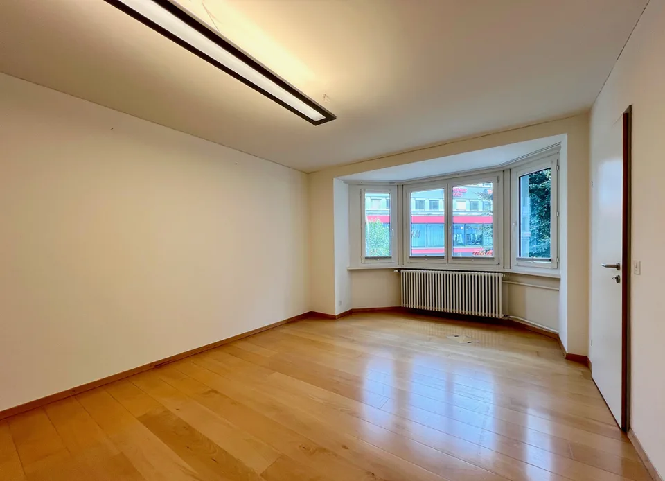 Spazio ufficio moderno nel cuore di Chur in affitto – foto 7 di 11