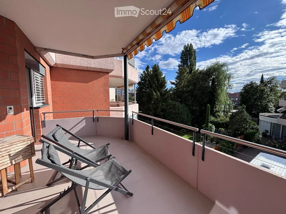 Nidau, 4,5 pièces (semi meublé selon accord), terrasse 20 m² plein sud-ouest, parking