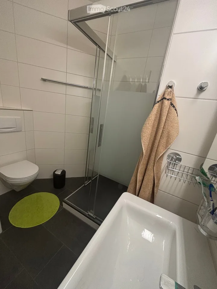 Nidau, 4,5 pièces (semi meublé selon accord), terrasse 20 m² plein sud-ouest, parking