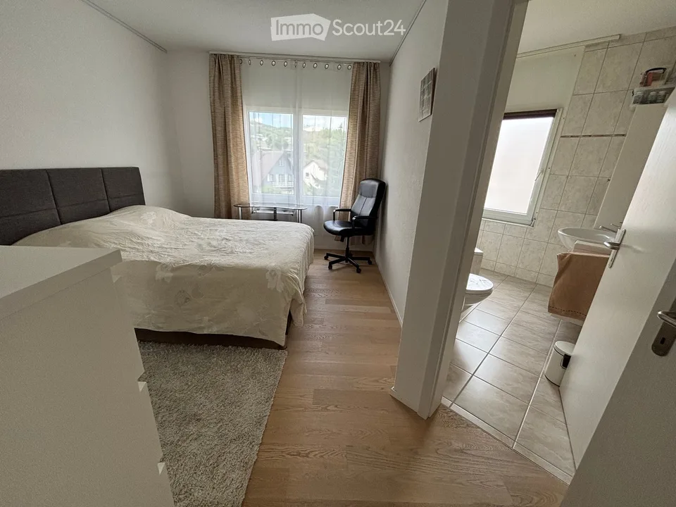 Nidau, 4,5 pièces (semi meublé selon accord), terrasse 20 m² plein sud-ouest, parking