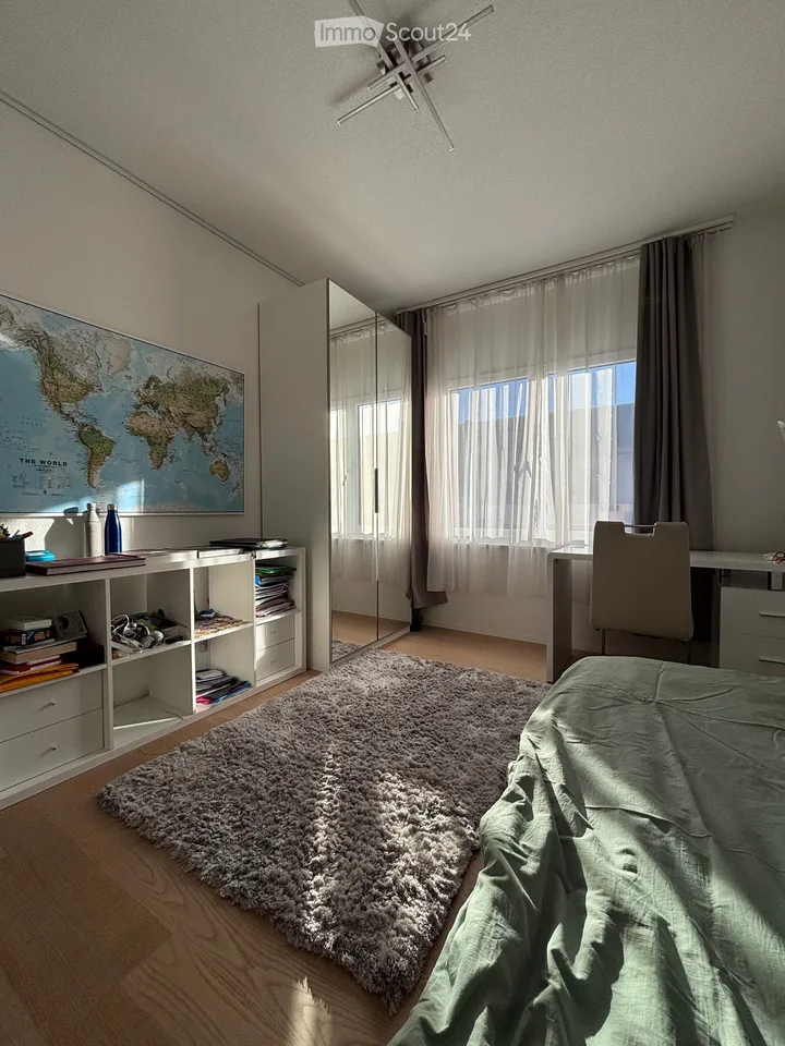 Nidau, 4,5 pièces (semi meublé selon accord), terrasse 20 m² plein sud-ouest, parking