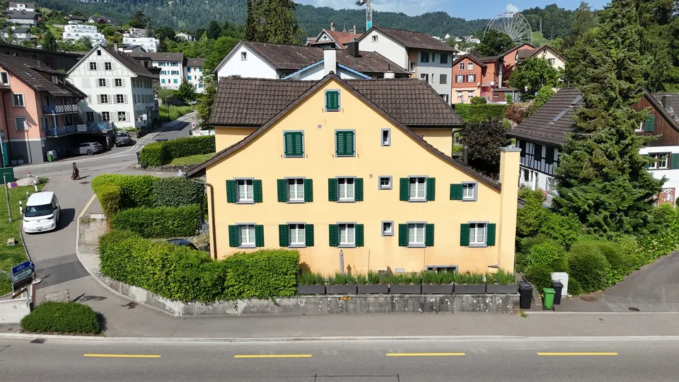 Historisches Mehrfamilienhaus mit drei Wohneinheiten in Langnau am Albis – Foto 5 von 12