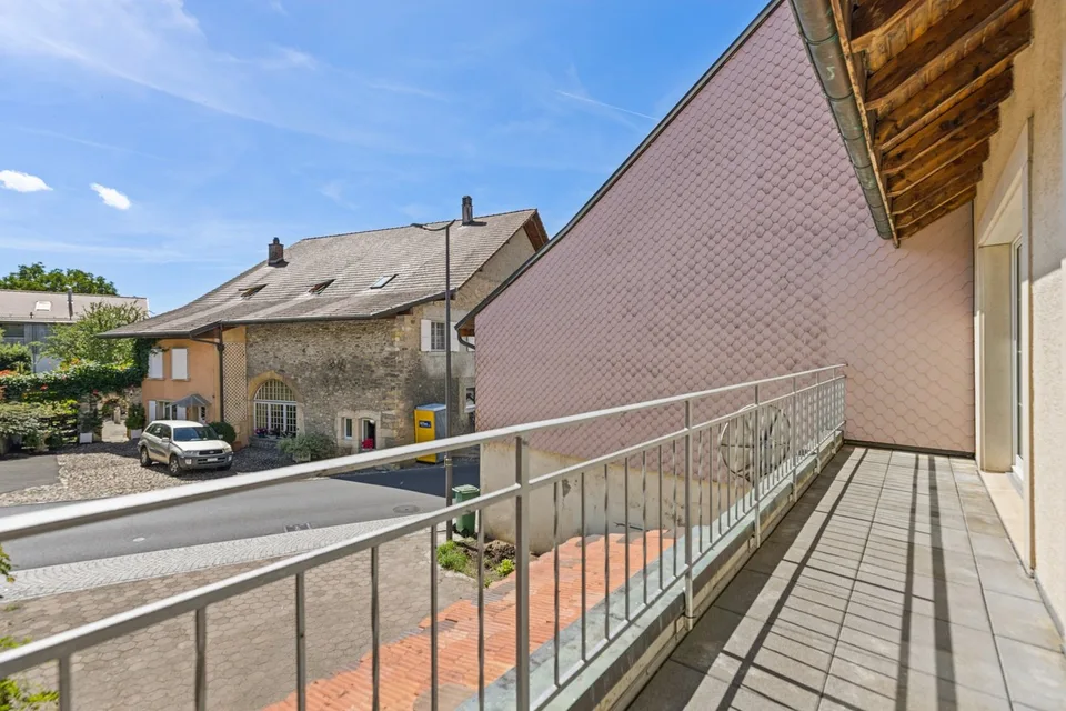 Haus im Dorf 6.5 Zimmer - Gutes Potenzial für Renovierung - La Chaux – Foto 6 von 11