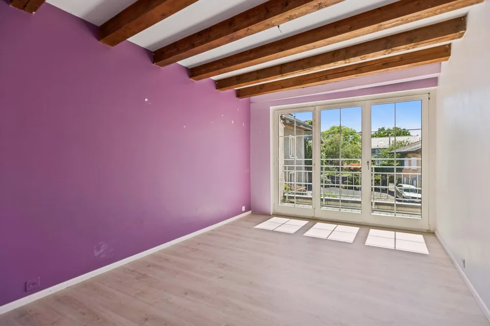 Haus im Dorf 6.5 Zimmer - Gutes Potenzial für Renovierung - La Chaux – Foto 7 von 11