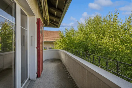 Charmante 5.5-Zimmer-Altbauwohnung in Lanzenhäusern – sofort verfügbar
