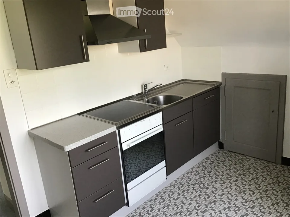 Helle 4-Zimmer Wohnung im 2. Stock am Dorfrand Nähe Bahnhof