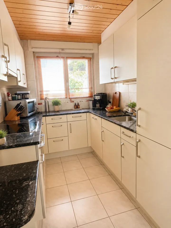 Schöne helle 3.5 Zimmerwohnung mit Balkon