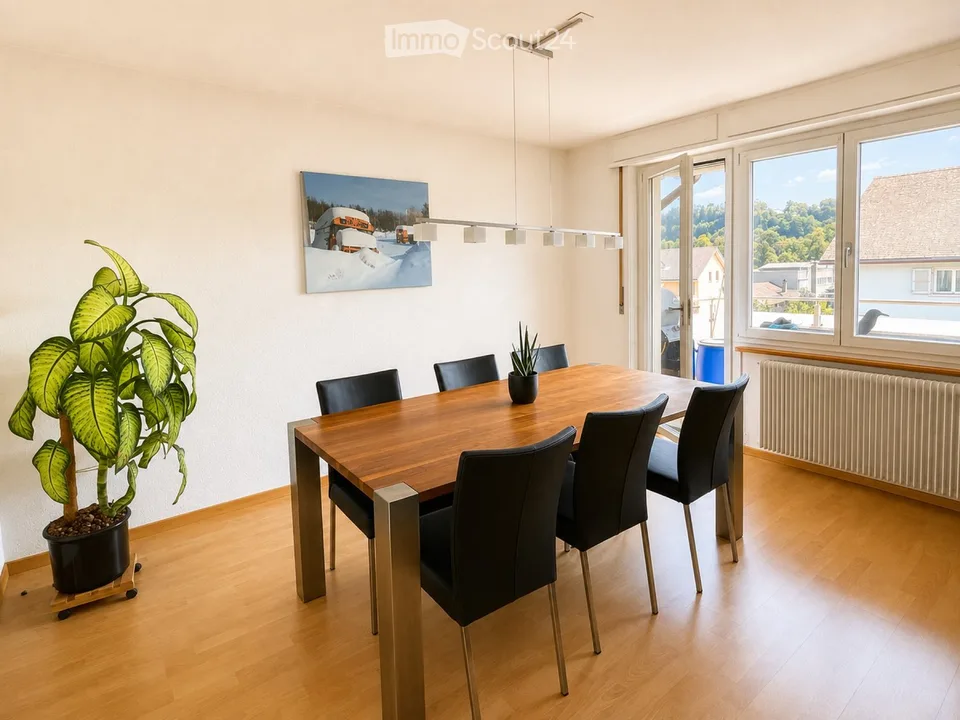 Schöne helle 3.5 Zimmerwohnung mit Balkon