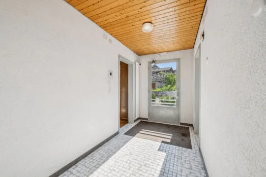 Grosszügige 3½-Zimmer-Wohnung in Lanzenhäusern – Bahnhof in wenigen Gehminuten