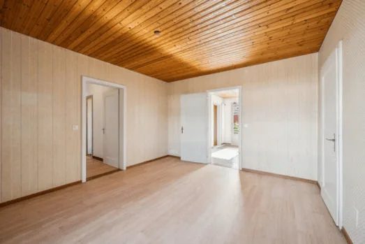 Grosszügige 3½-Zimmer-Wohnung in Lanzenhäusern – Bahnhof in wenigen Gehminuten