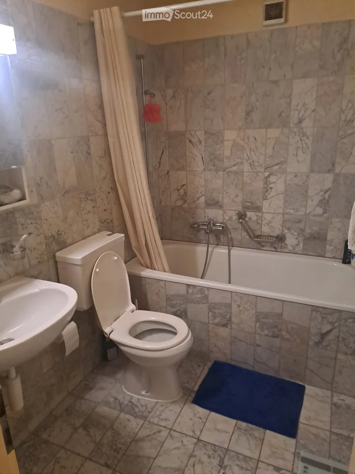 Charming studio on the 1st floor with elevator