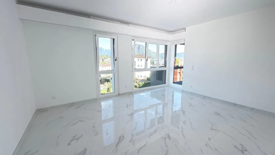 Lugano-Breganzona | Appartement de 3,5 pièces avec terrasse et parking – photo 2 sur 24