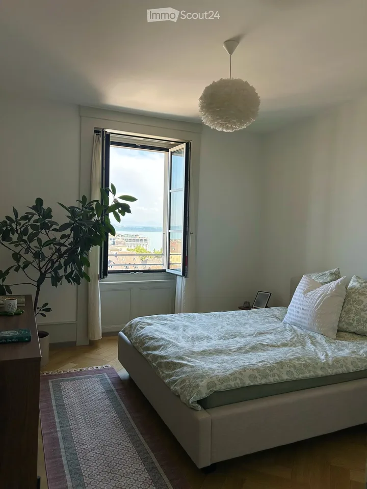 Appartamento unico di 5 locali nel centro città di Neuchâtel