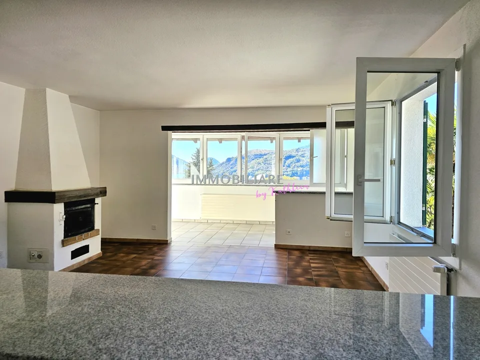 Appartamento nel Villa nel primo piano con bella terrazza e vista lago