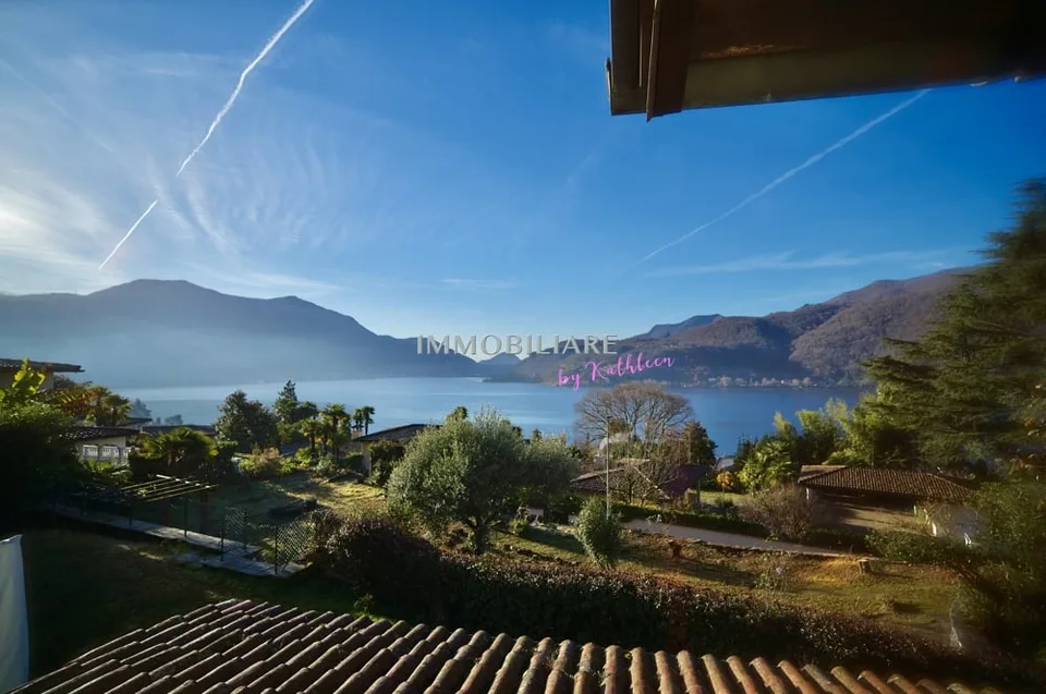 Appartamento nel Villa nel primo piano con bella terrazza e vista lago