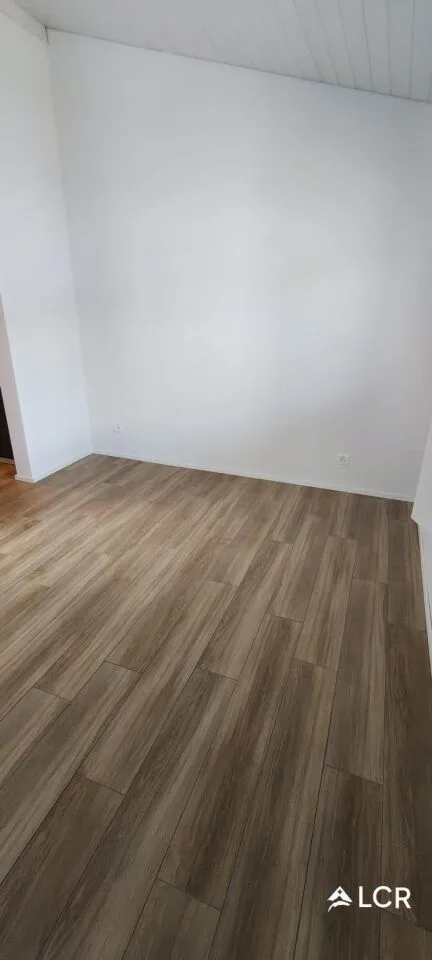 Magnifique appartement de 5.5P / 4 CHB / 2 SDB / 1 balcon / 1 Jardin /2 places de parc