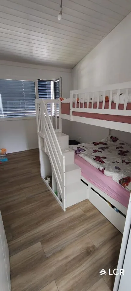 Magnifique appartement de 5.5P / 4 CHB / 2 SDB / 1 balcon / 1 Jardin /2 places de parc