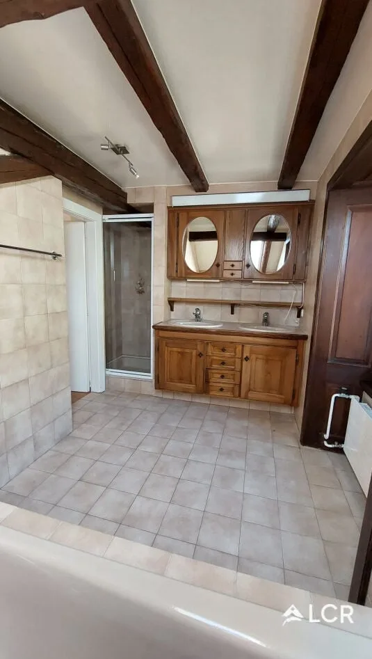 Beautiful 4.5-room apartment in Montézillon