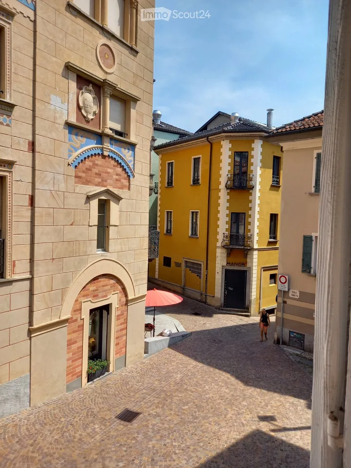 Geräumige 1-Zimmer-Wohnung im 1. Stock in alter Locarneser Villa