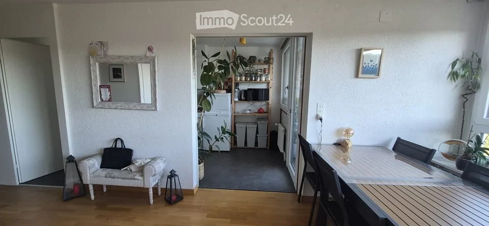3.5 rooms bright with balcony, view of the Alps