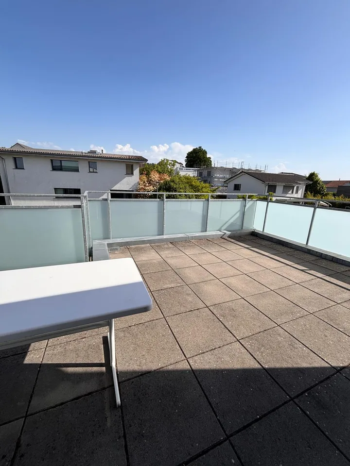 Appartamento moderno 3.5 locali con ampio balcone