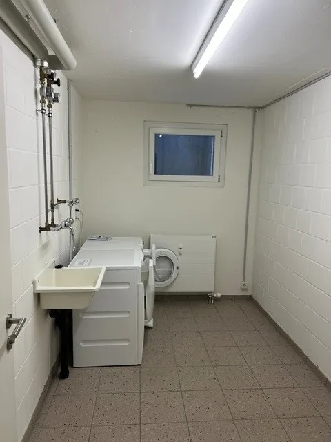 Bright 3.5-room apartment in building rights with balcony and outdoor parking – photo 10 of 10