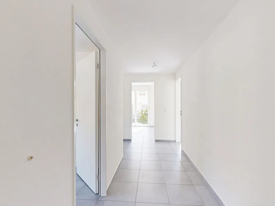 Bright 3.5-room apartment in building rights with balcony and outdoor parking – photo 7 of 10