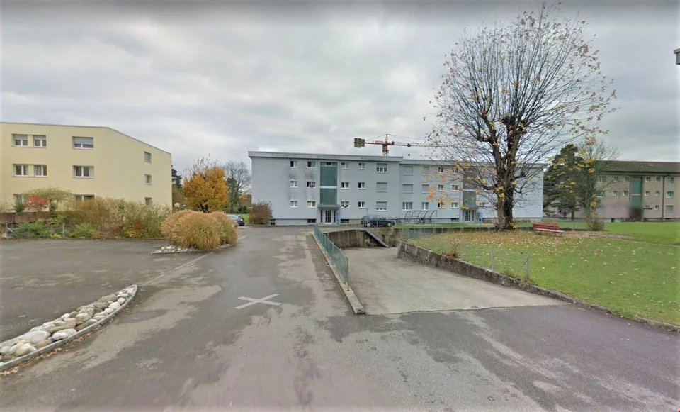 Einstellhallenplätze per sofort zu vermieten – Foto 2 von 2