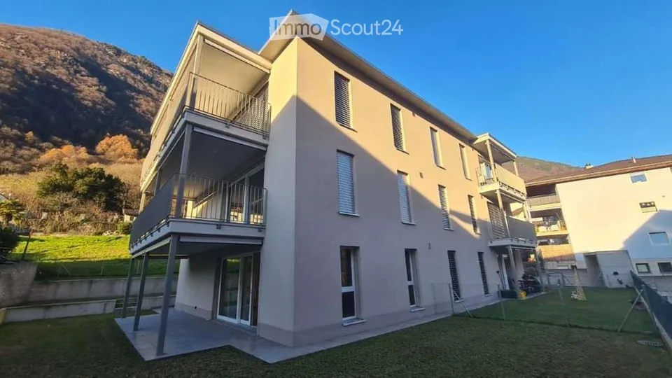 Appartamento moderno di 2.5 locali con balcone a Lumino
