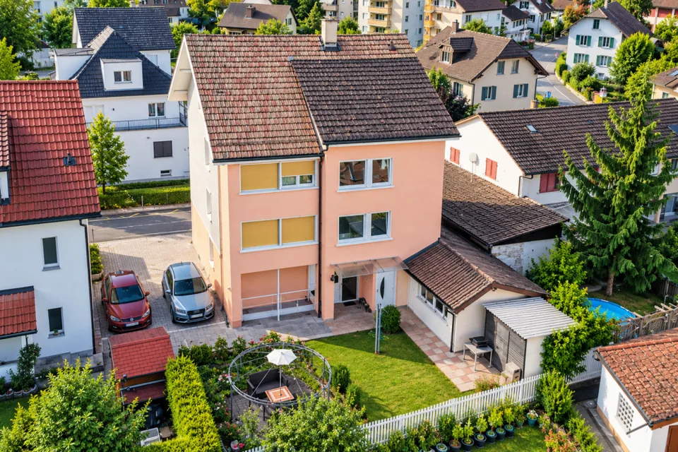 Attractive multi-family house in central location - top return 5.8 % – photo 2 of 11
