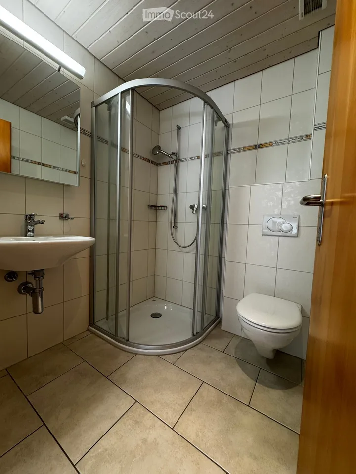 Wohnen mit Weitblick – helle 3½-Zimmer-Dachwohnung in Detligen
