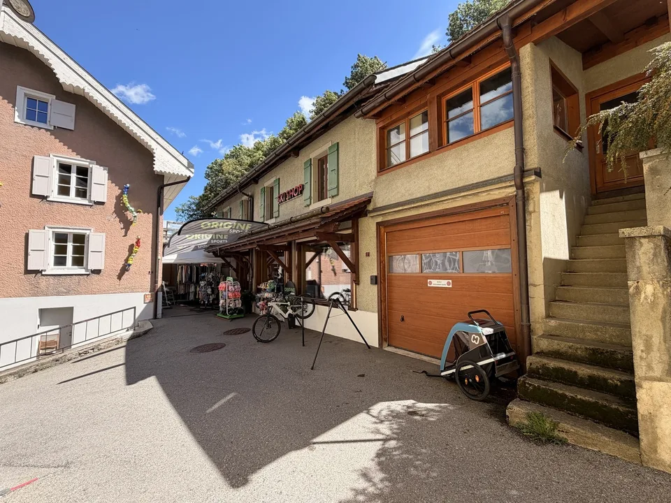 Château-d'Oex - Immeuble commercial à vendre – Foto 2 von 2